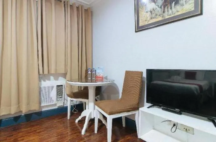 Greenbelt Makati - Vaccinated Staff 2*