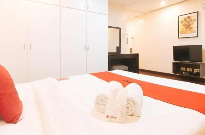 Greenbelt Makati - Vaccinated Staff Hotel 2*