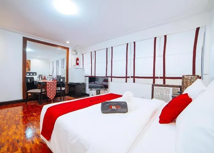 Greenbelt Makati - Vaccinated Staff Hotel Manila