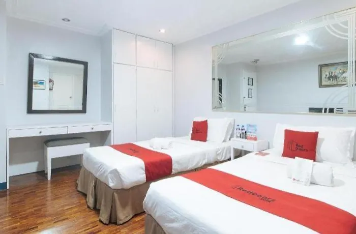 Hotel Greenbelt Makati - Vaccinated Staff 2*