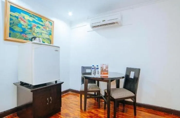 Hotel Greenbelt Makati - Vaccinated Staff 2*